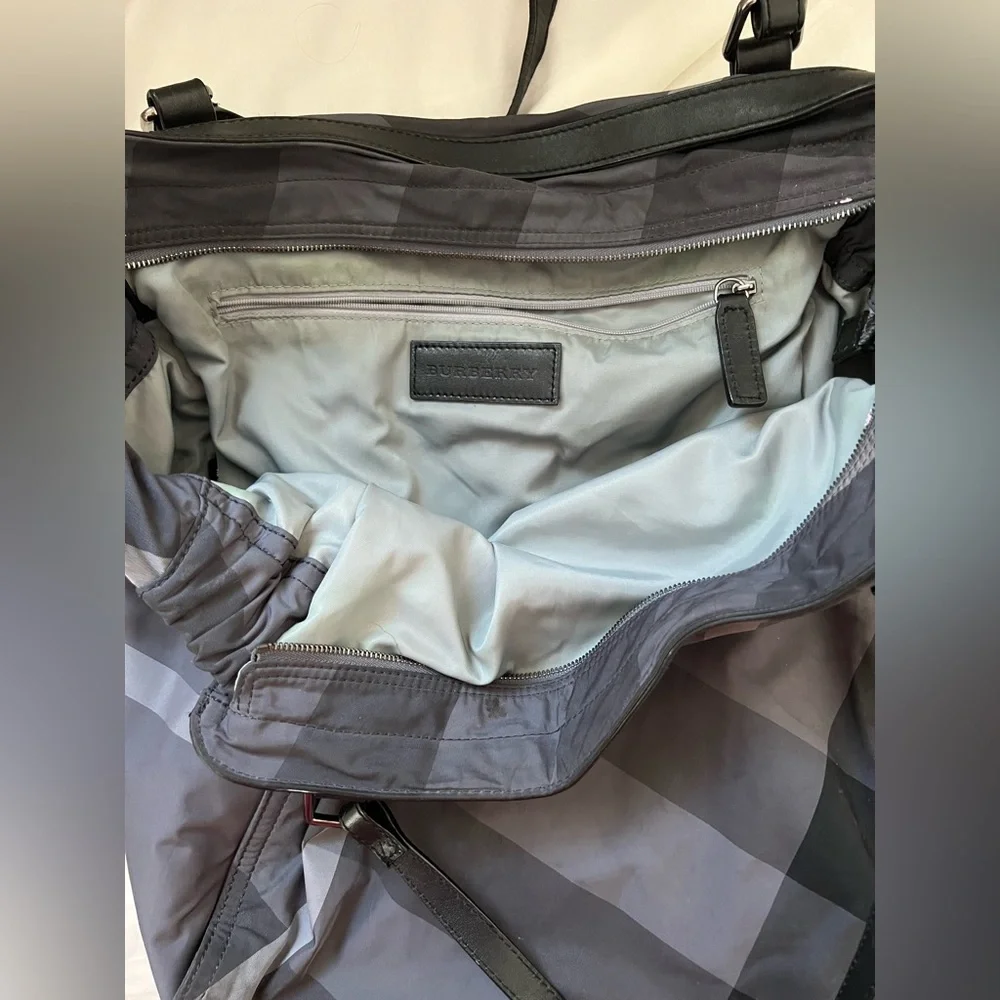 Burberry Buckleigh Tote bag - Picture 6 of 8